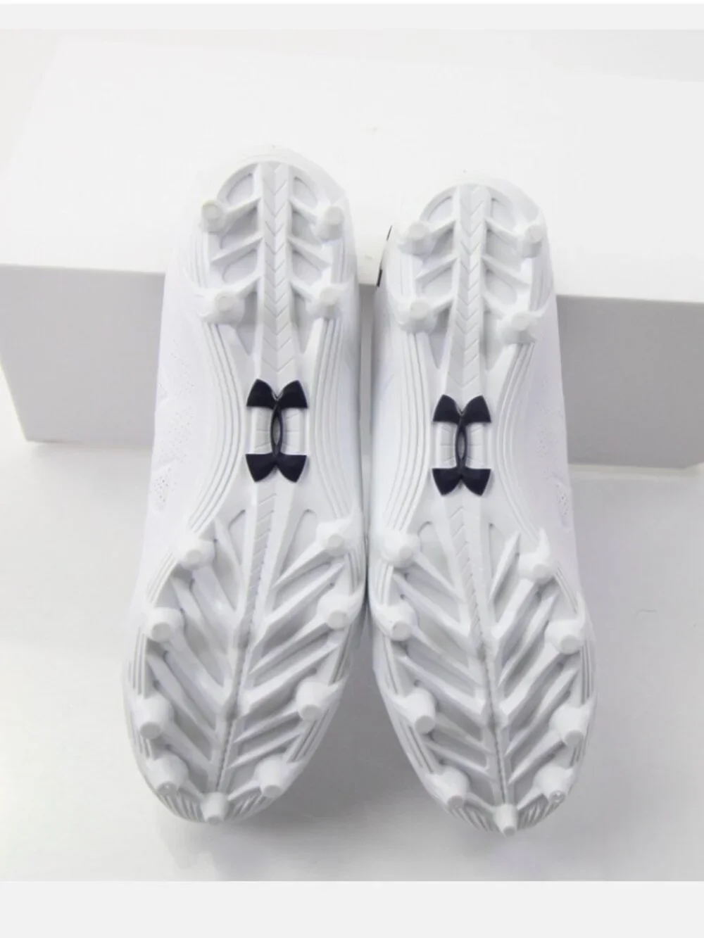 Women's NWT Under Armour Lacrosse Clests